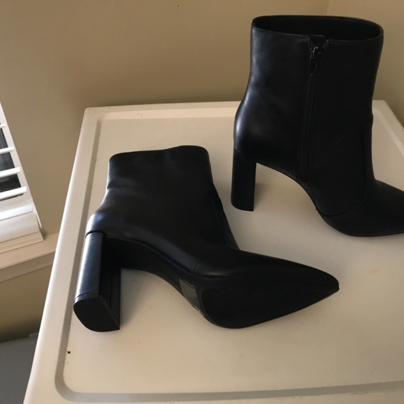 High Heel Ankle Booths - Picture 4 of 4